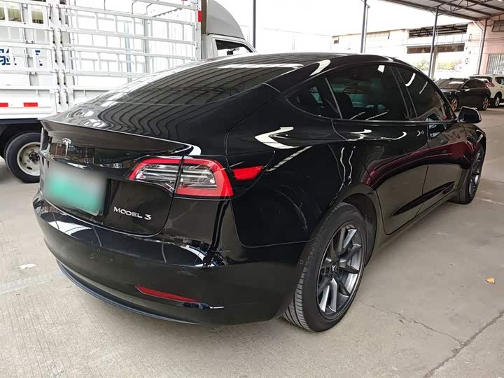 Фото 7 - Tesla Model 3