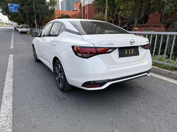 Фото 5 - Nissan Sylphy