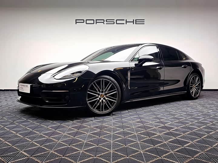 Фото 1 - Porsche Panamera