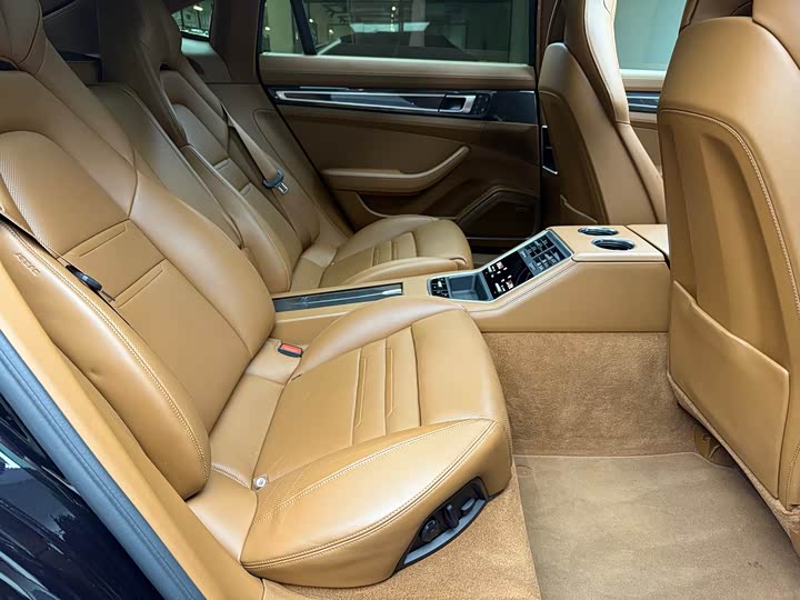 Фото 5 - Porsche Panamera