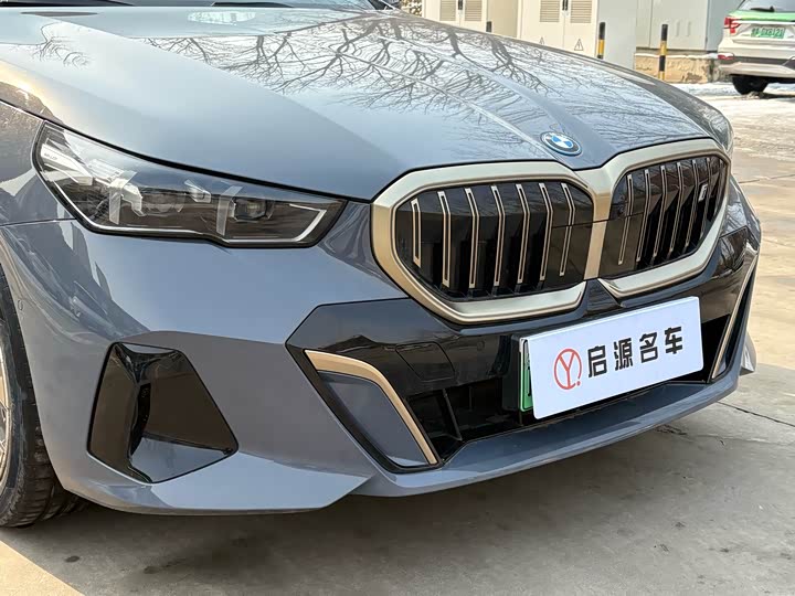Фото 5 - BMW i5