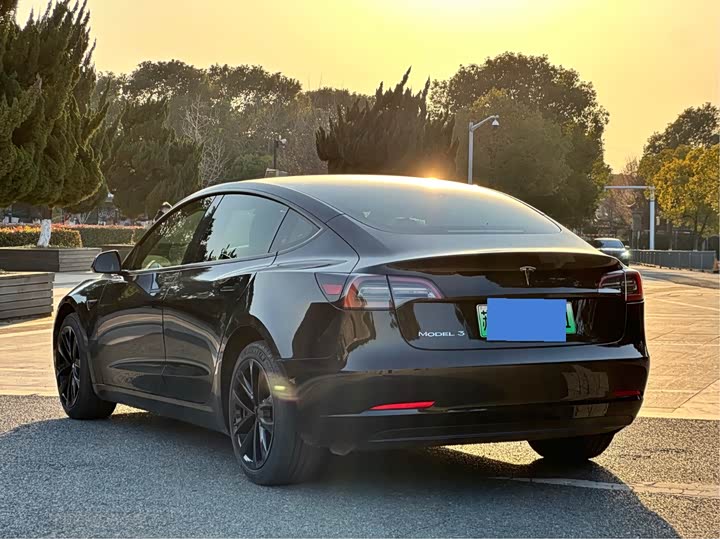 Фото 7 - Tesla Model 3