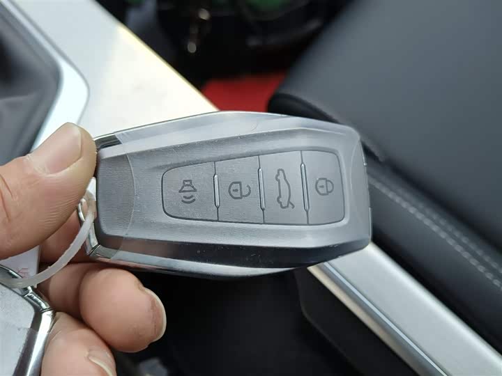 Фото 9 - Geely Coolray