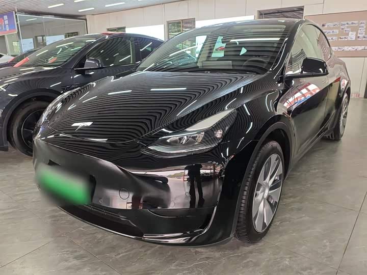 Фото 1 - Tesla Model Y