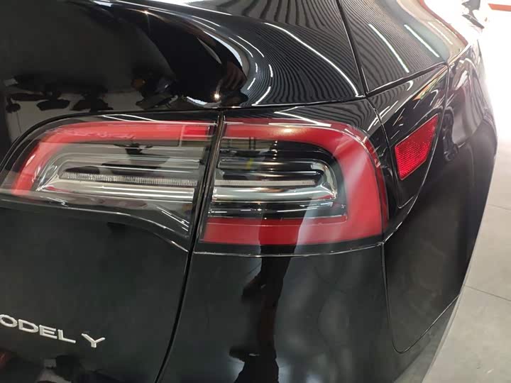 Фото 8 - Tesla Model Y