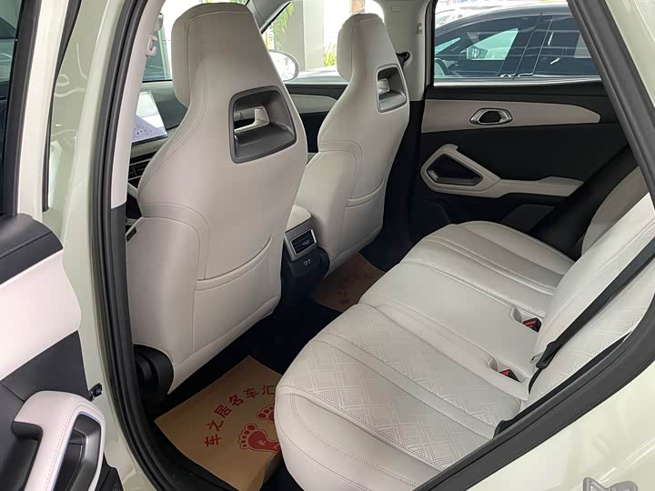 Фото 6 - BYD Yuan Up