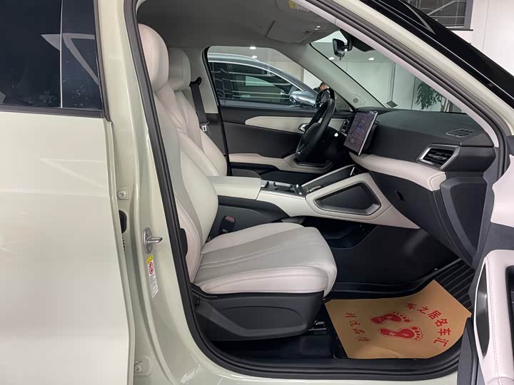 Фото 8 - BYD Yuan Up