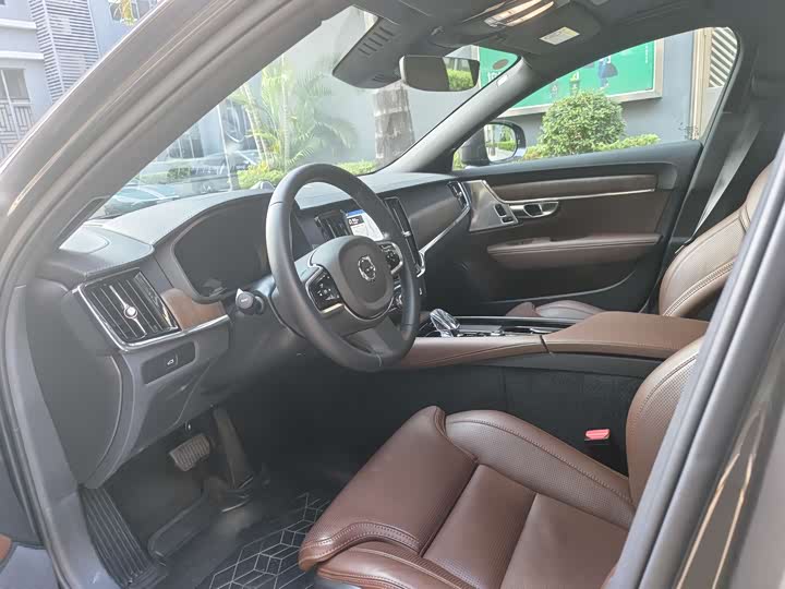 Фото 5 - Volvo V90