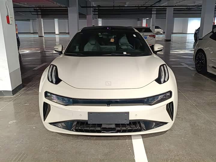 Фото 2 - Zeekr 001