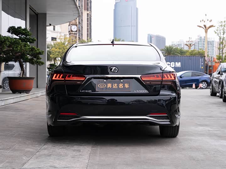 Фото 5 - Lexus LS