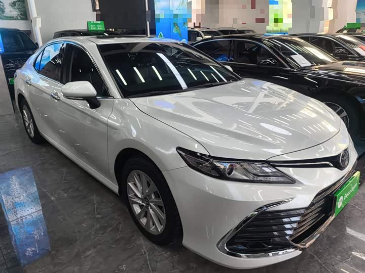 Фото 4 - Toyota Camry