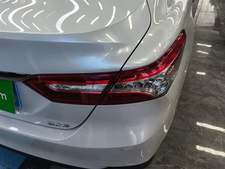 Фото 8 - Toyota Camry