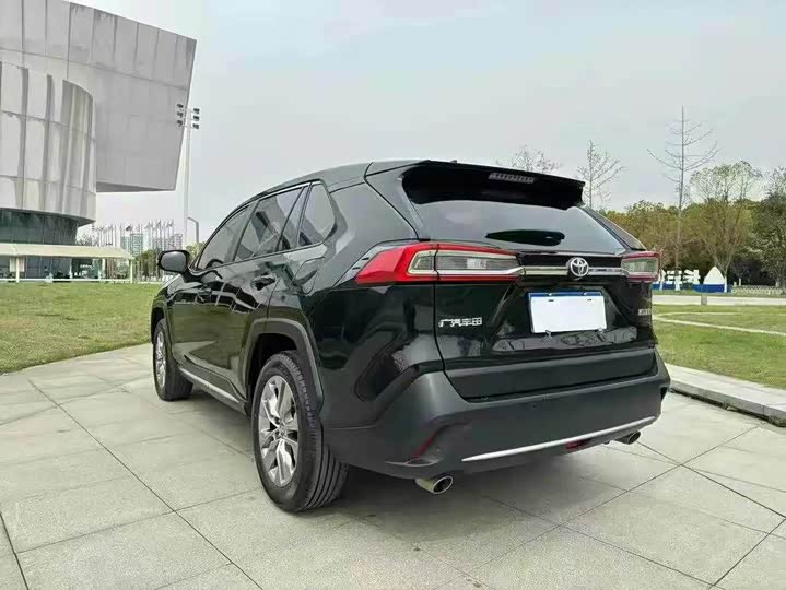 Фото 4 - Toyota Wildlander