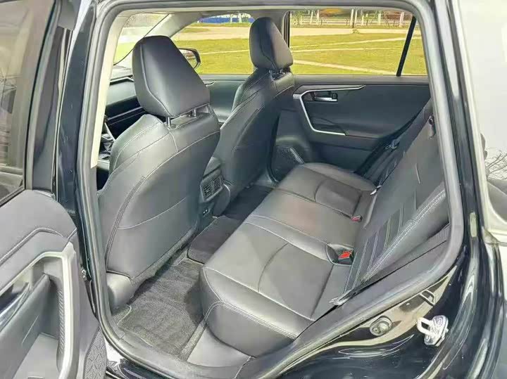 Фото 6 - Toyota Wildlander