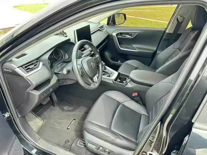 Фото 7 - Toyota Wildlander