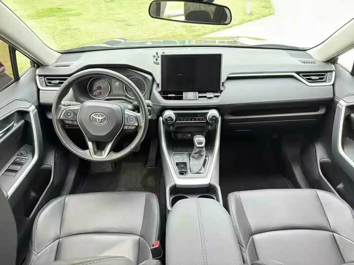 Фото 8 - Toyota Wildlander