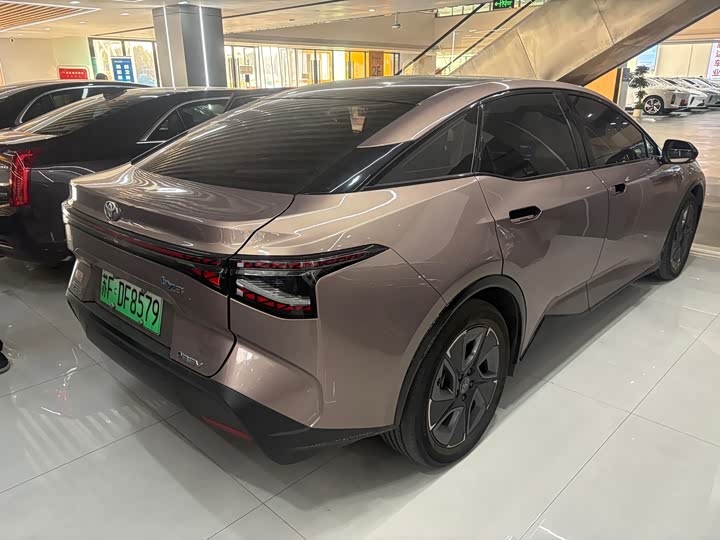 Фото 4 - Toyota bZ3