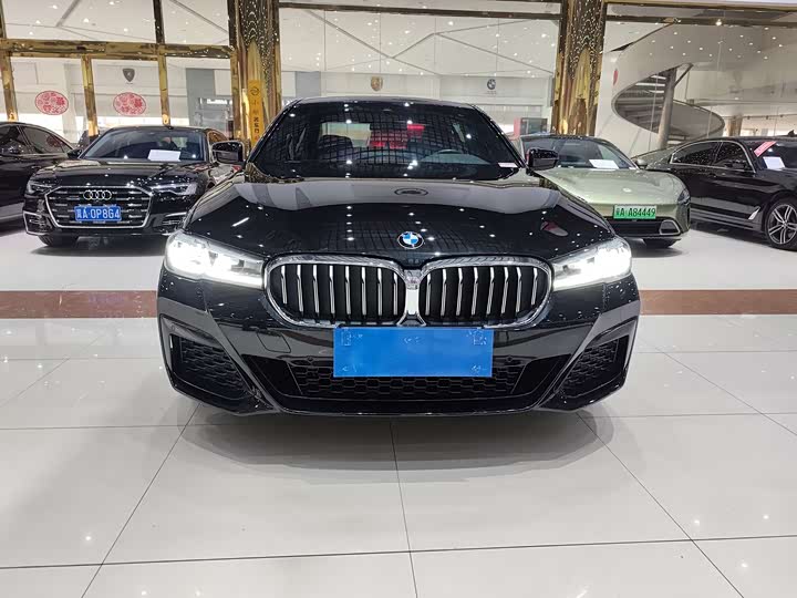 Фото 2 - BMW 5 Series