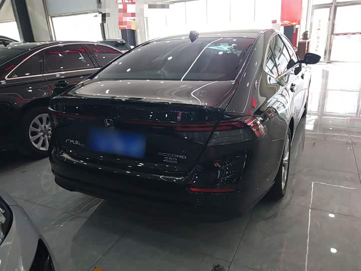 Фото 6 - Honda Accord