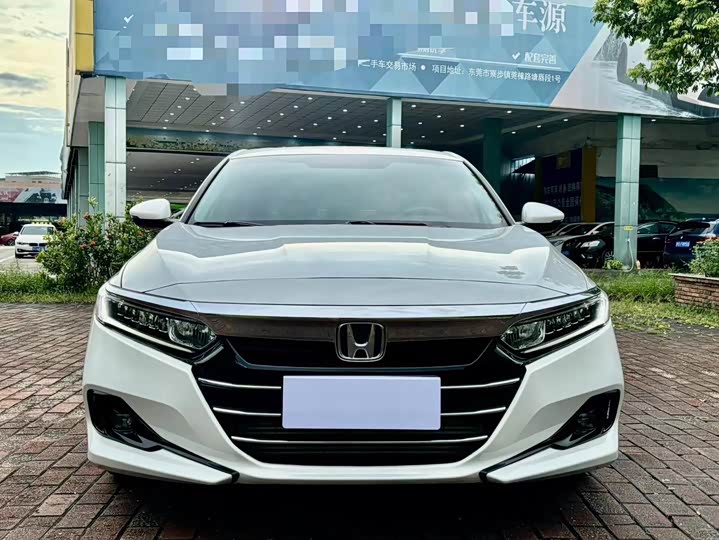 Фото 2 - Honda Accord