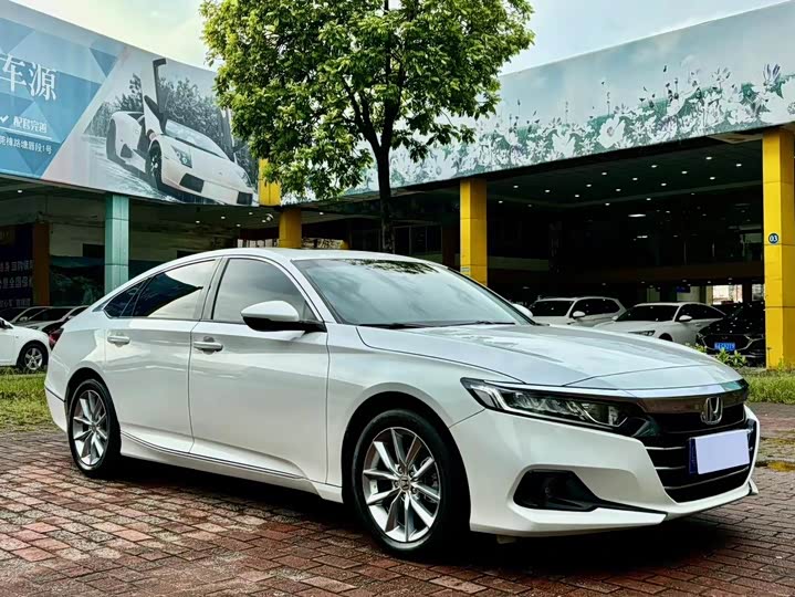 Фото 3 - Honda Accord