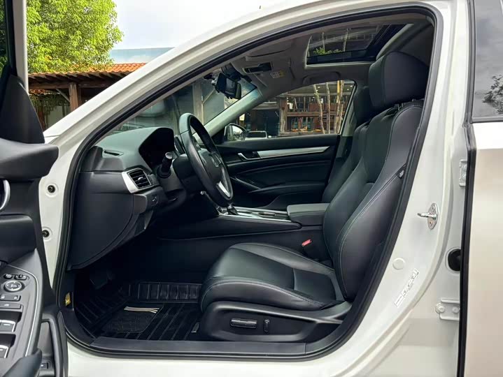 Фото 5 - Honda Accord