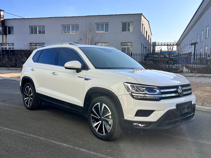 Фото 3 - Volkswagen Tharu