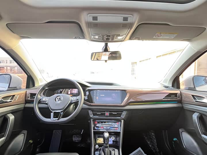 Фото 5 - Volkswagen Tharu