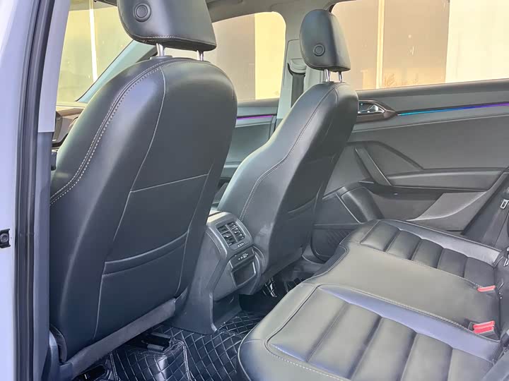 Фото 6 - Volkswagen Tharu