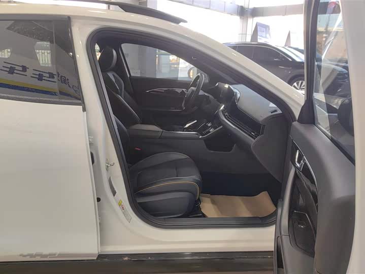 Фото 8 - Bestune B70S