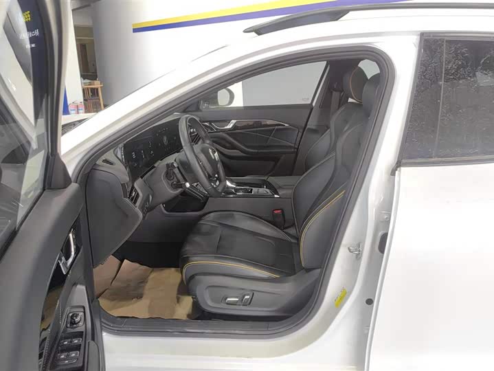 Фото 9 - Bestune B70S