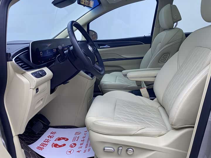 Фото 8 - Buick GL8 ES