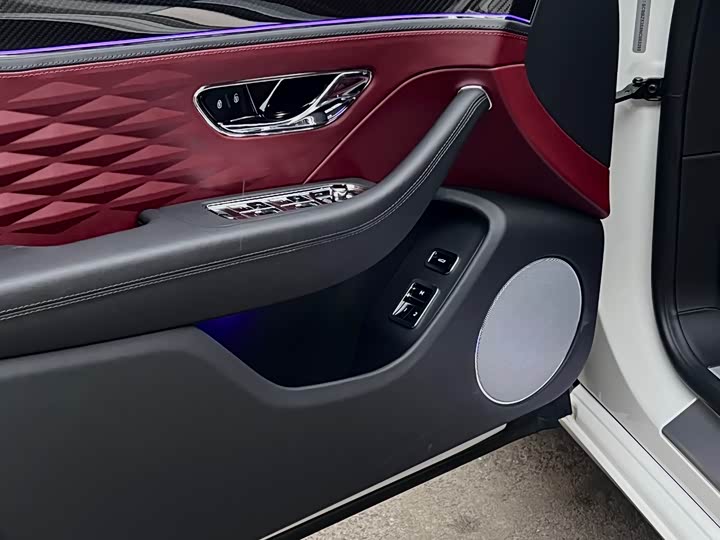 Фото 4 - Bentley Flying Spur