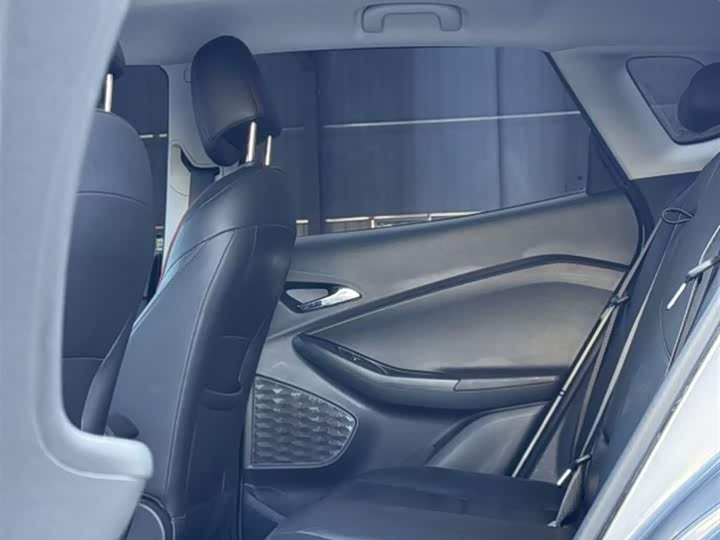 Фото 3 - Chevrolet Tracker