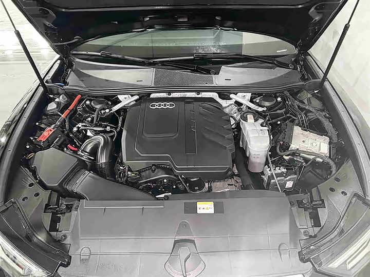 Фото 8 - Audi A6L