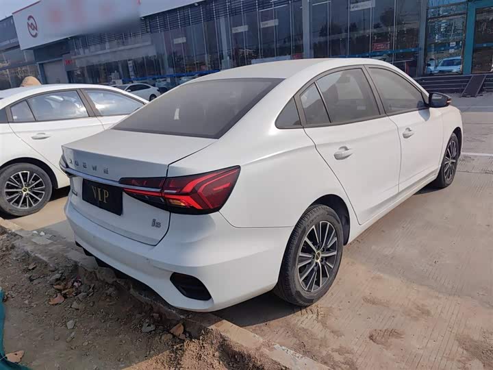 Фото 7 - Roewe i5