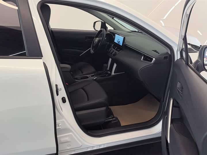 Фото 8 - Toyota Corolla Cross