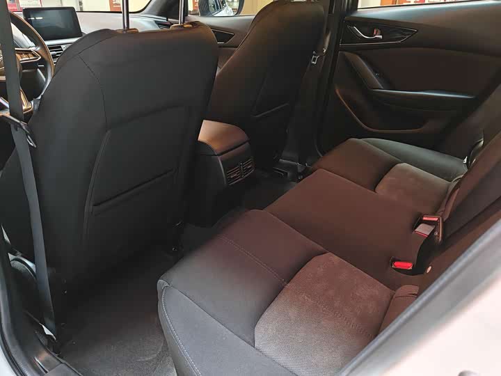 Фото 6 - Mazda CX-4