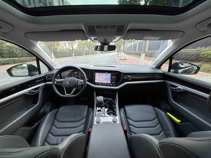 Фото 4 - Volkswagen Touareg