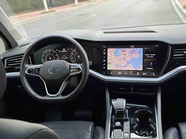 Фото 5 - Volkswagen Touareg