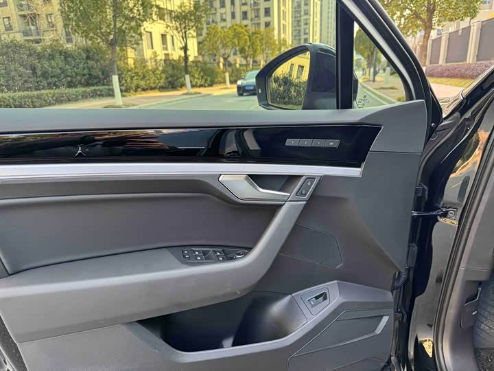 Фото 6 - Volkswagen Touareg