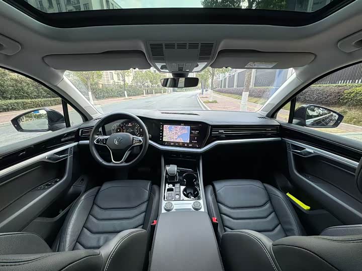 Фото 8 - Volkswagen Touareg