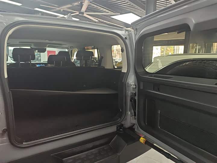 Фото 9 - Tank 300