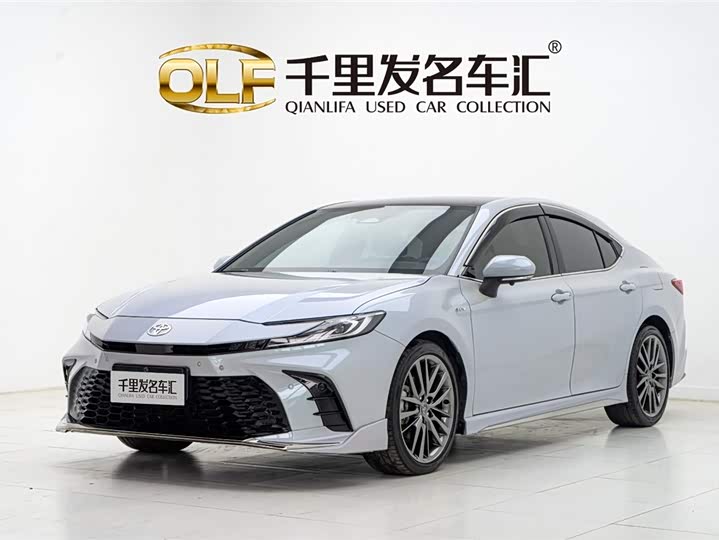 Фото 1 - Toyota Camry