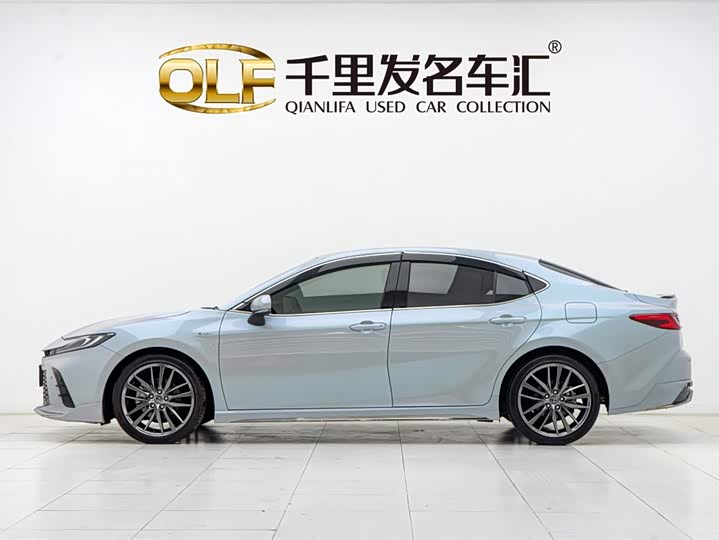 Фото 7 - Toyota Camry