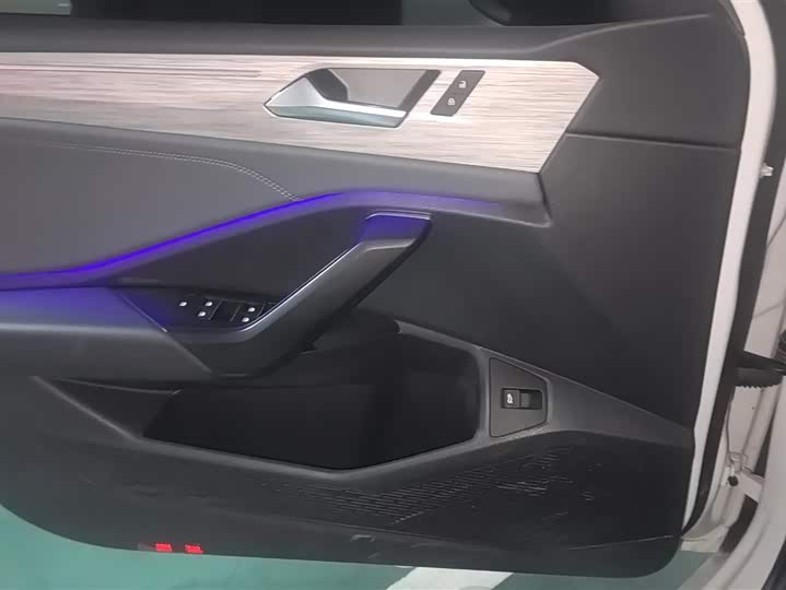 Фото 7 - Volkswagen Sagitar L