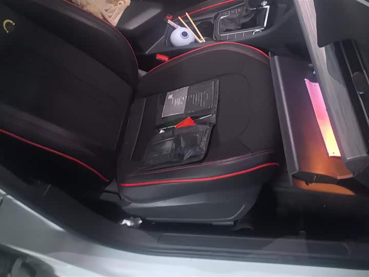 Фото 8 - Volkswagen Sagitar L