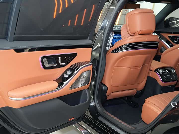 Фото 9 - Mercedes-Benz S-Class