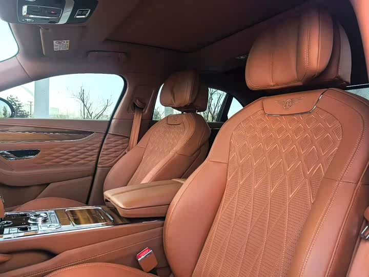 Фото 3 - Bentley Flying Spur Hybrid