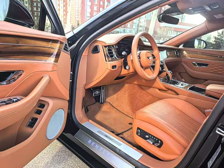 Фото 4 - Bentley Flying Spur Hybrid